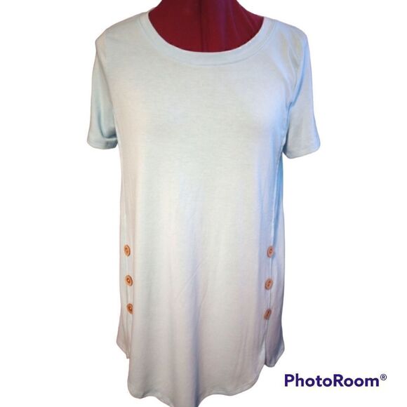 Zenana short sleeve tunic style tee shirt with button accent - Picture 1 of 8